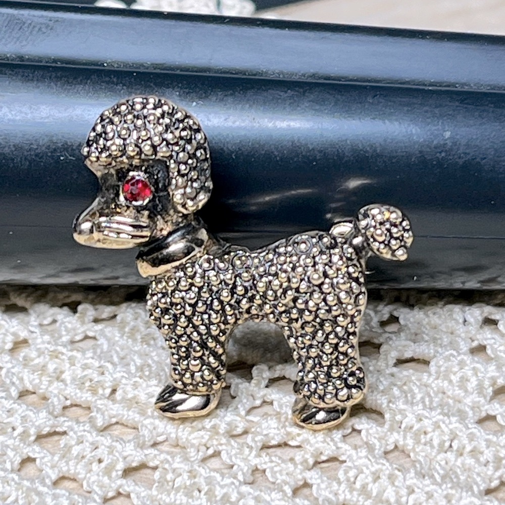 Vintage 1950s ES French Poodle Brooch Gold-Tone Lapel Pin Red Rhinestone Eye